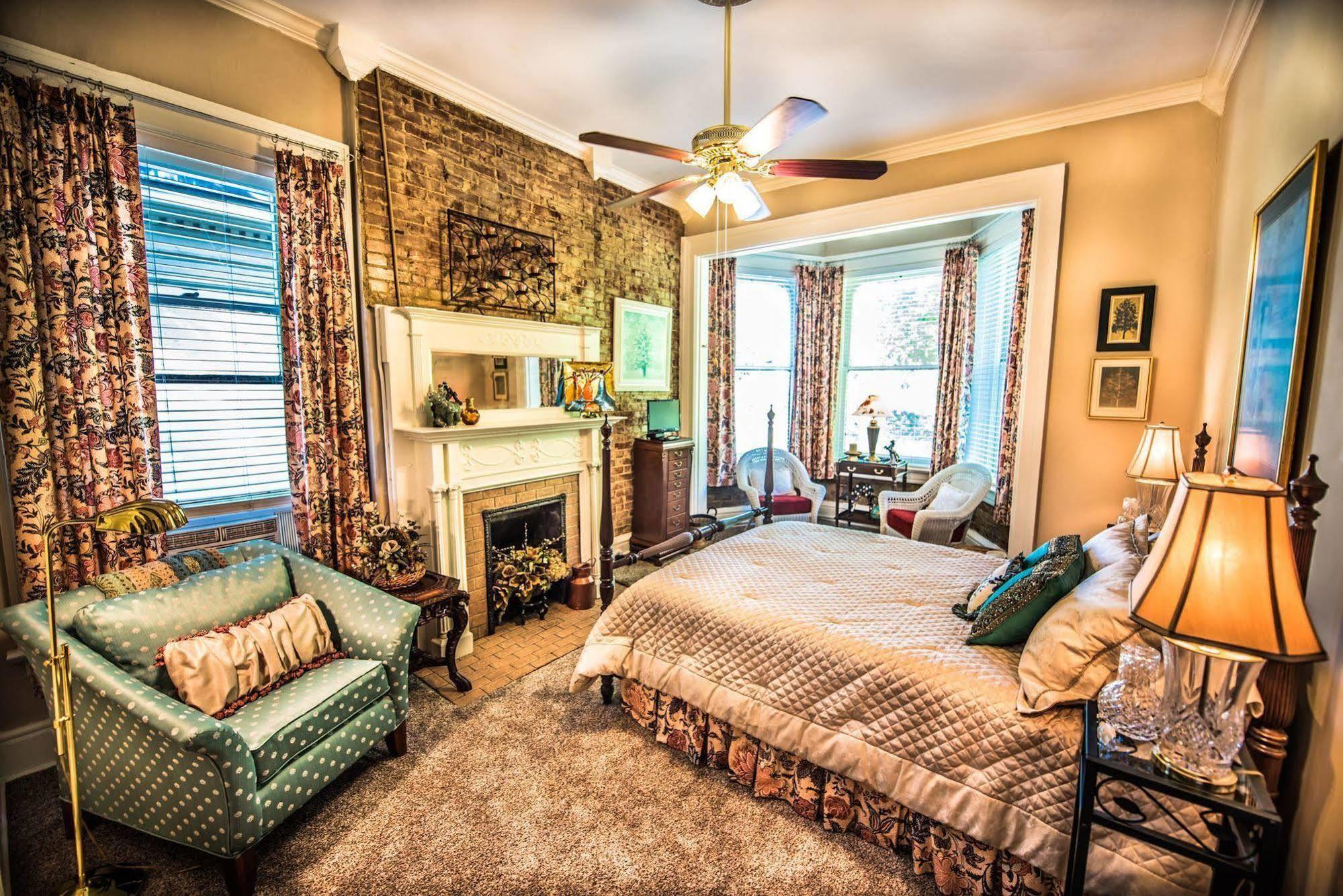 Inn At St James Court Louisville Dış mekan fotoğraf