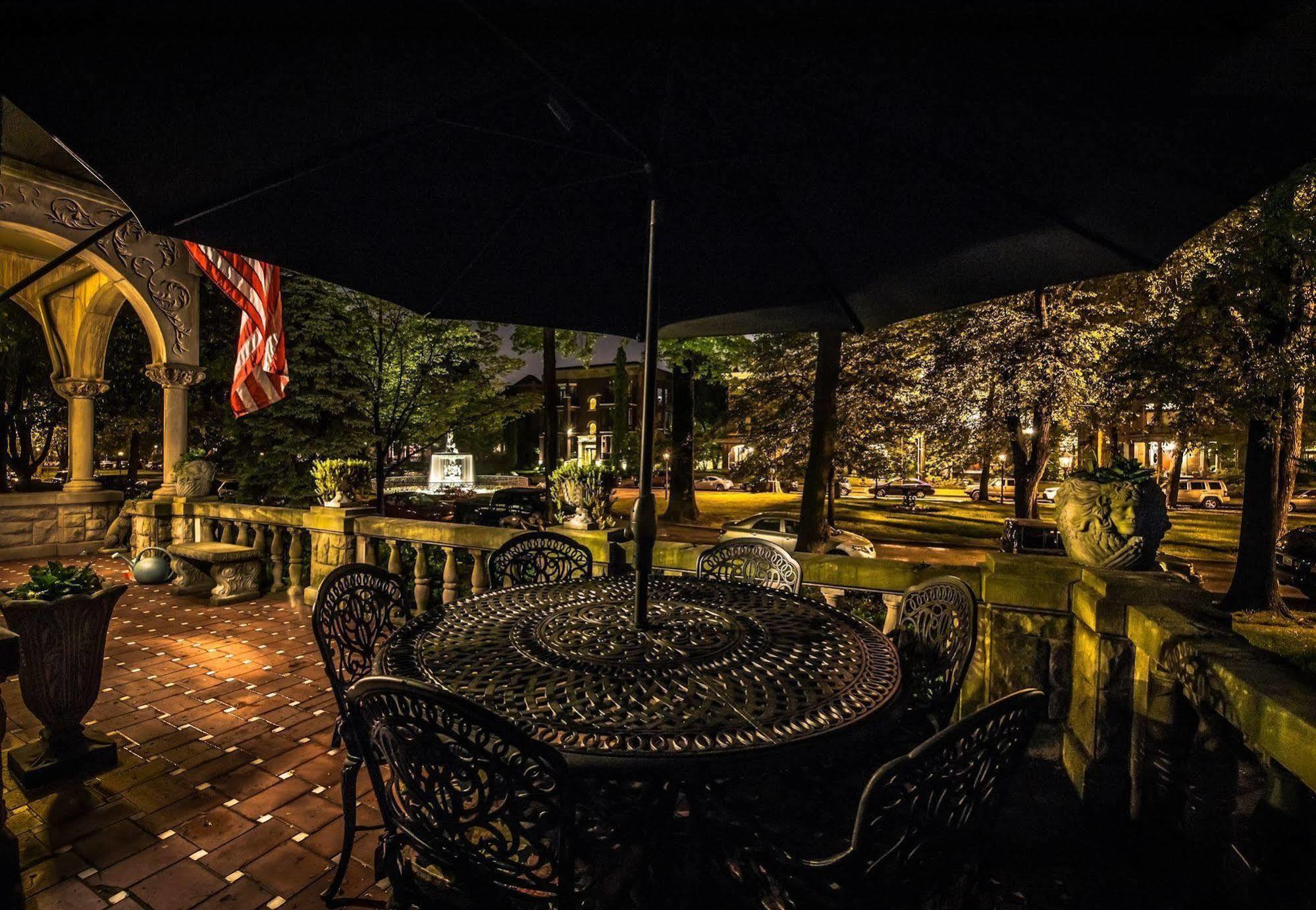 Inn At St James Court Louisville Dış mekan fotoğraf